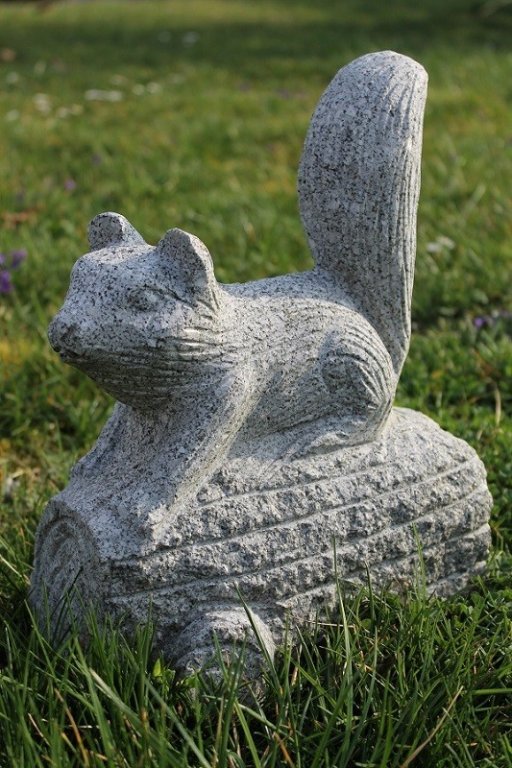 Eichhörnchen Tierskulptur Granit