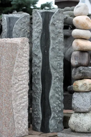 Trittsteine, Blockstufen und Windrosen aus Naturstein